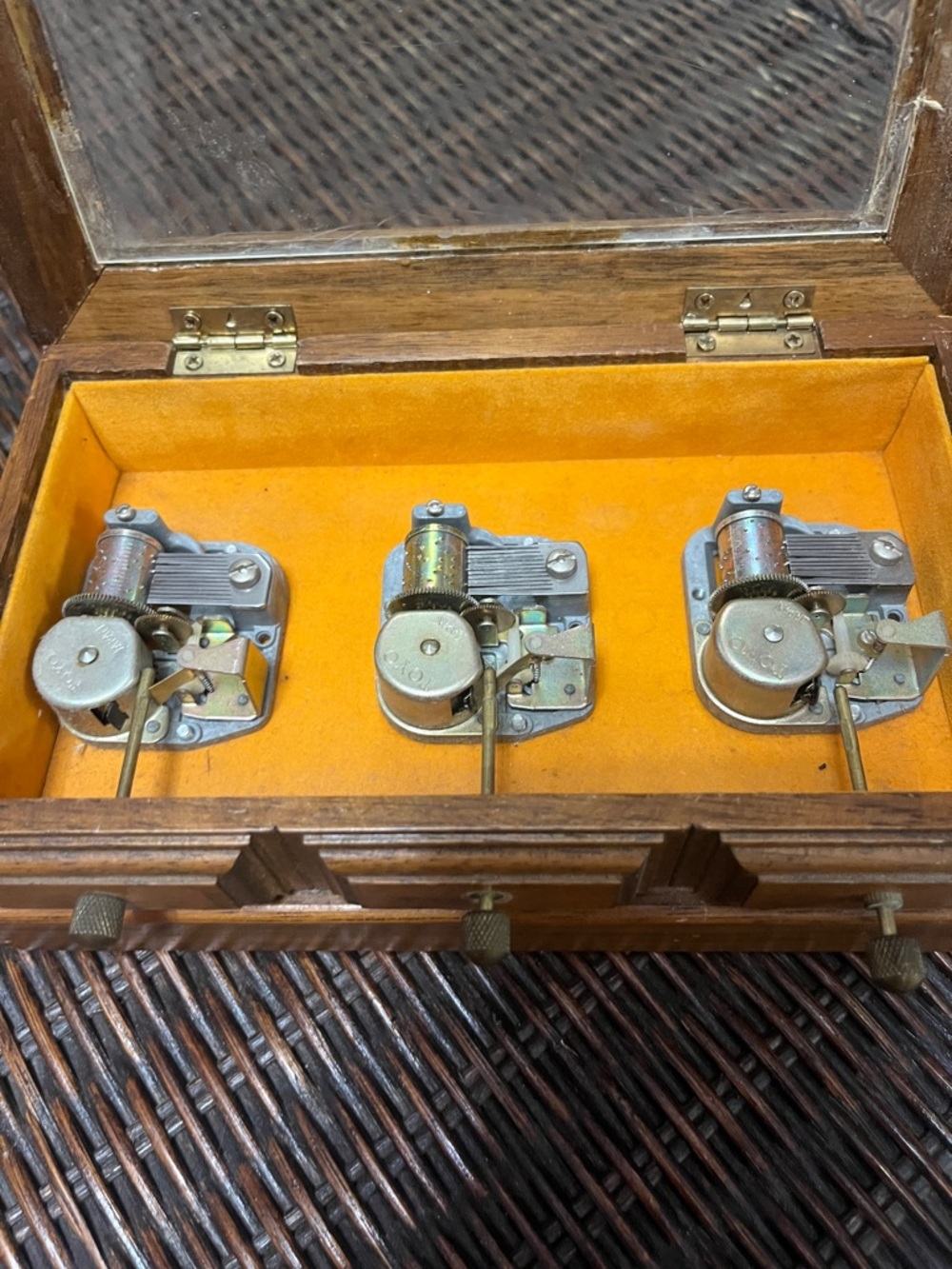 Toyo Three Melody Music Box - Rita Ford Music Boxes - Picture 3 of 4